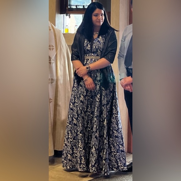 Dress - Picture 2 of 5